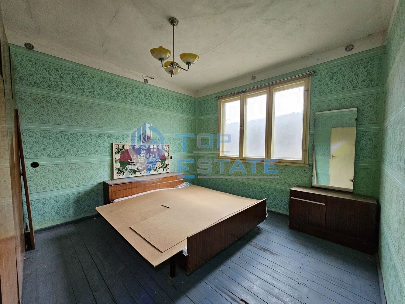 Здрава тухлена къща с гараж в село Пиперково, област Русе-0 Здрава тухлена къща с гараж в село Пиперково, област Русе - 0