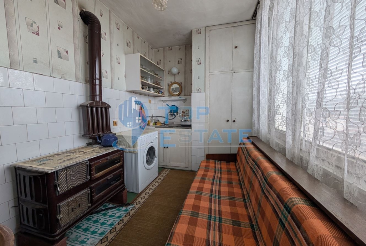 Тристаен тухлен апартамент в центъра на град Стражица - 0