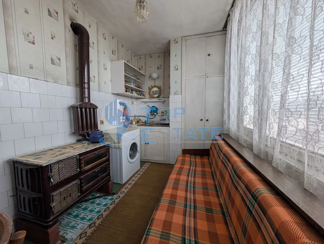 Тристаен тухлен апартамент в центъра на град Стражица - 0