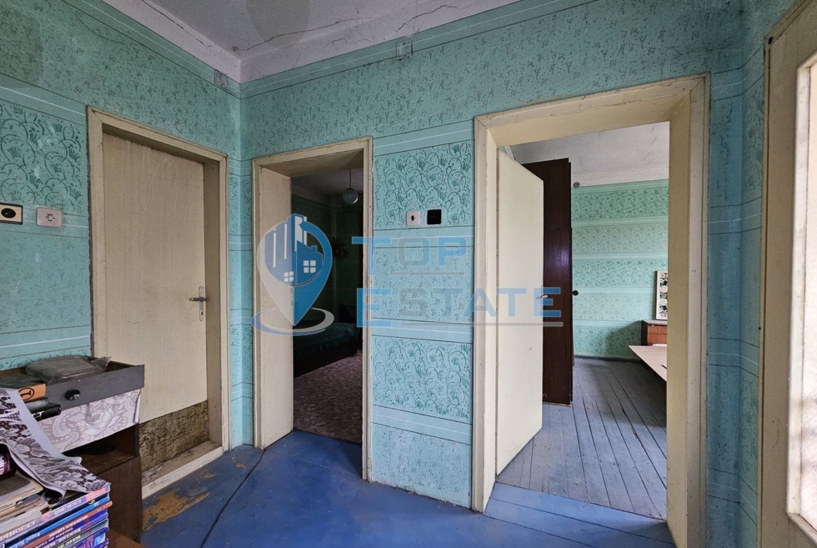 Здрава тухлена къща с гараж в село Пиперково, област Русе - 0