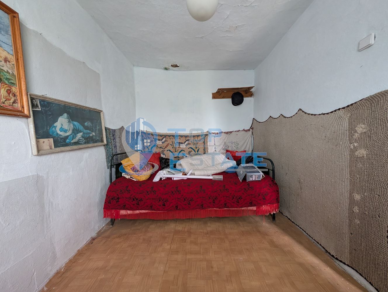 Едноетажна къща с вътрешна баня и кладенец в село Джулюница - 0