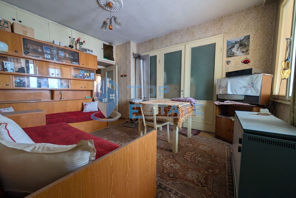 Многостаен тухлен апартамент в близост до Стадиона, град Горна Оряховица - 0