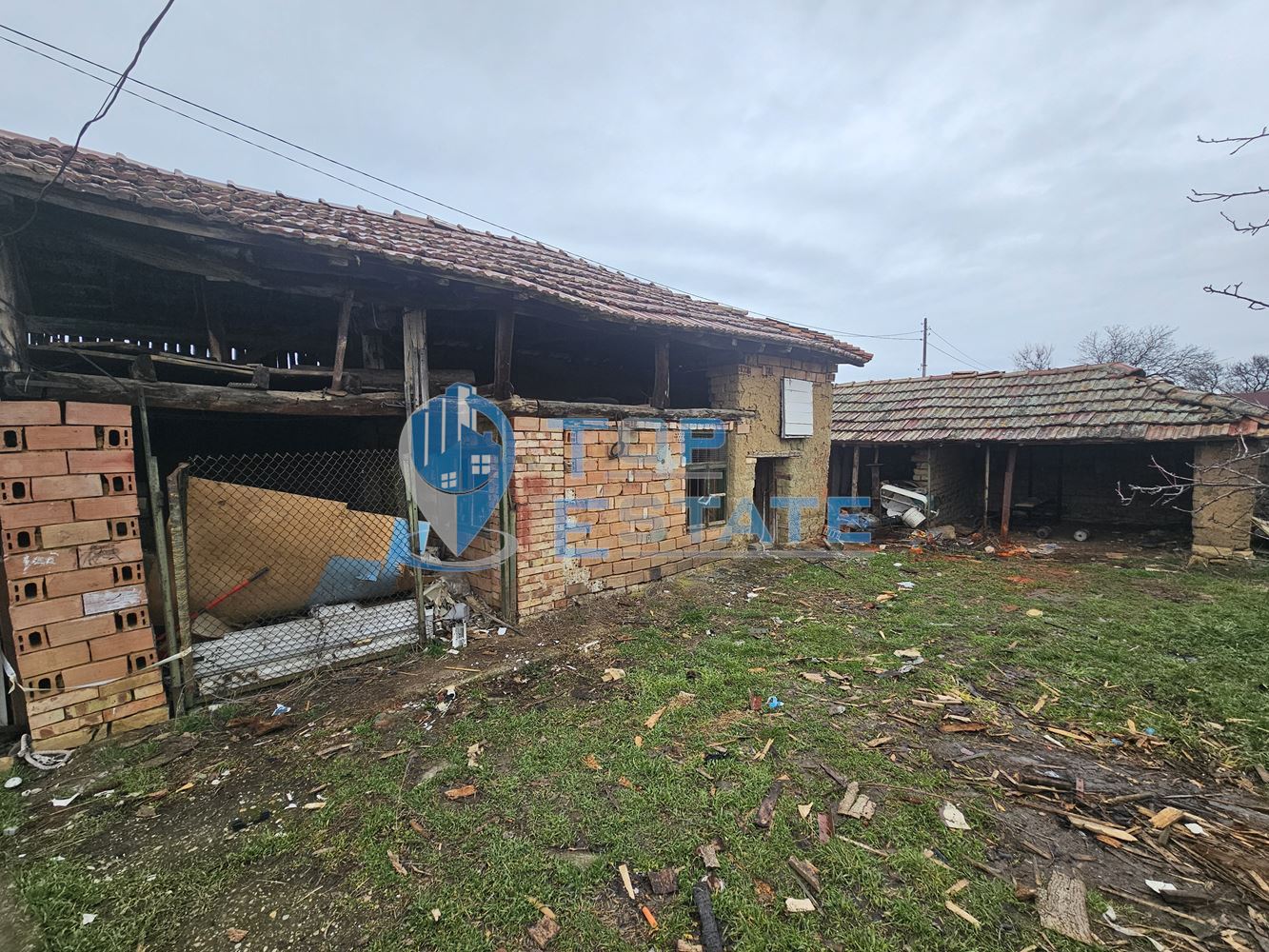 Тухлена къща с гараж и голям двор в село Недан, община Павликени - 0