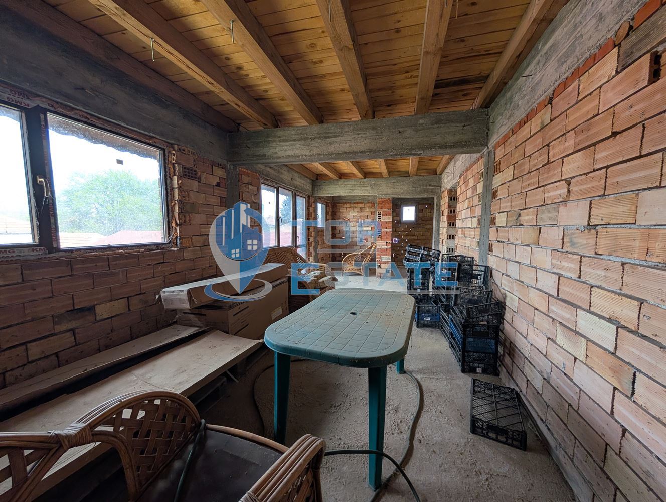 Две къщи, лятна кухня и гараж с голям двор в град Долна Оряховица - 0