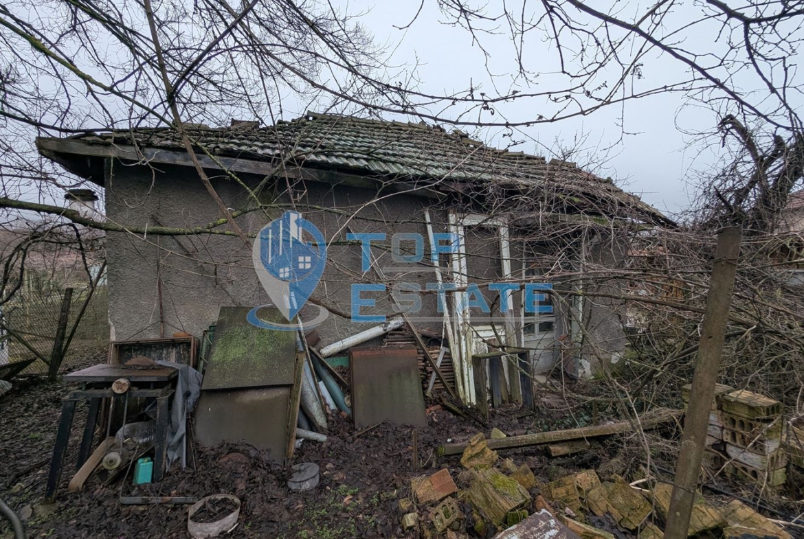 Парцел със стара къща с подход от две улици в квартал Калтинец, град Горна Оряховица, област Велико Търново - 0