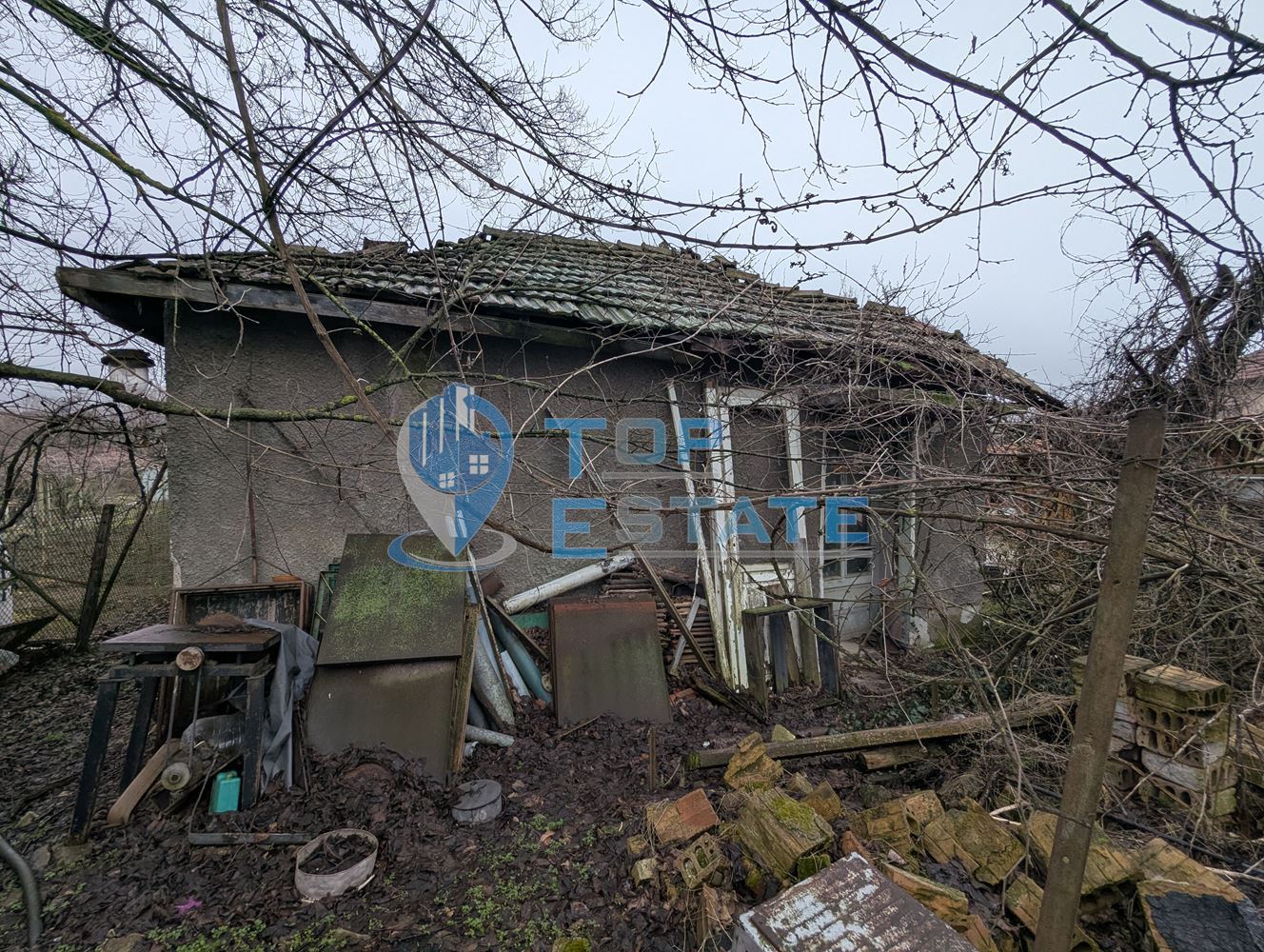 Парцел със стара къща с подход от две улици в квартал Калтинец, град Горна Оряховица, област Велико Търново - 0