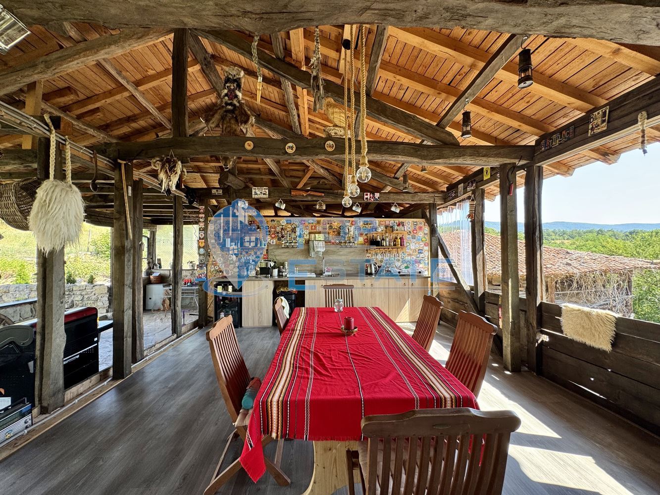 Двуетажна къща с гараж, допълнителни постройки и прекрасна панорама в Еленския Балкан - 0