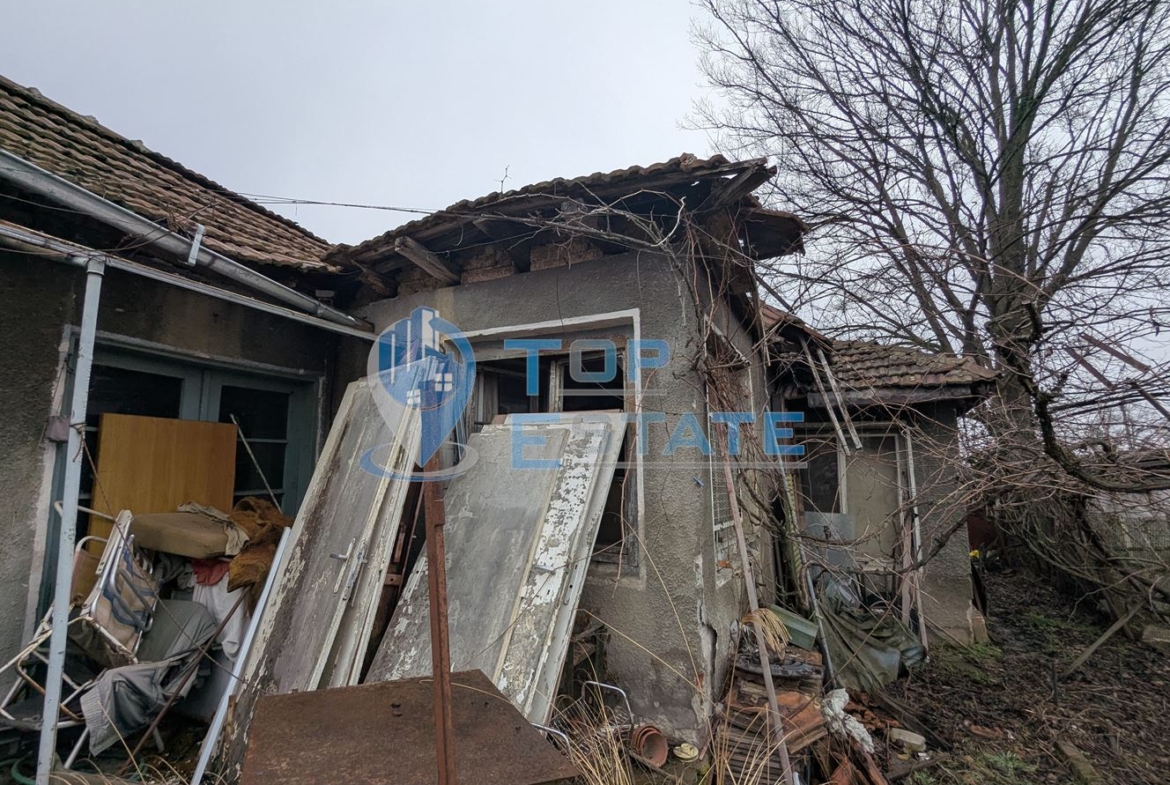 Парцел със стара къща с подход от две улици в квартал Калтинец, град Горна Оряховица, област Велико Търново - 0