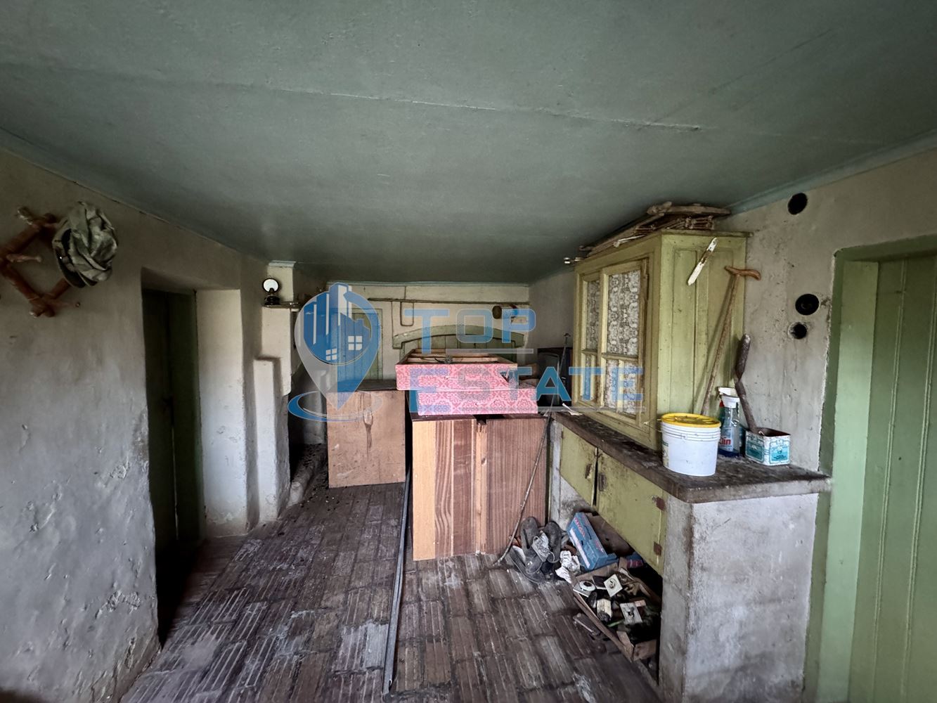 Къща с кладенец, гараж и стопански постройки в село Долна Липница, област Велико Търново-0 Къща с кладенец, гараж и стопански постройки в село Долна Липница, област Велико Търново - 0