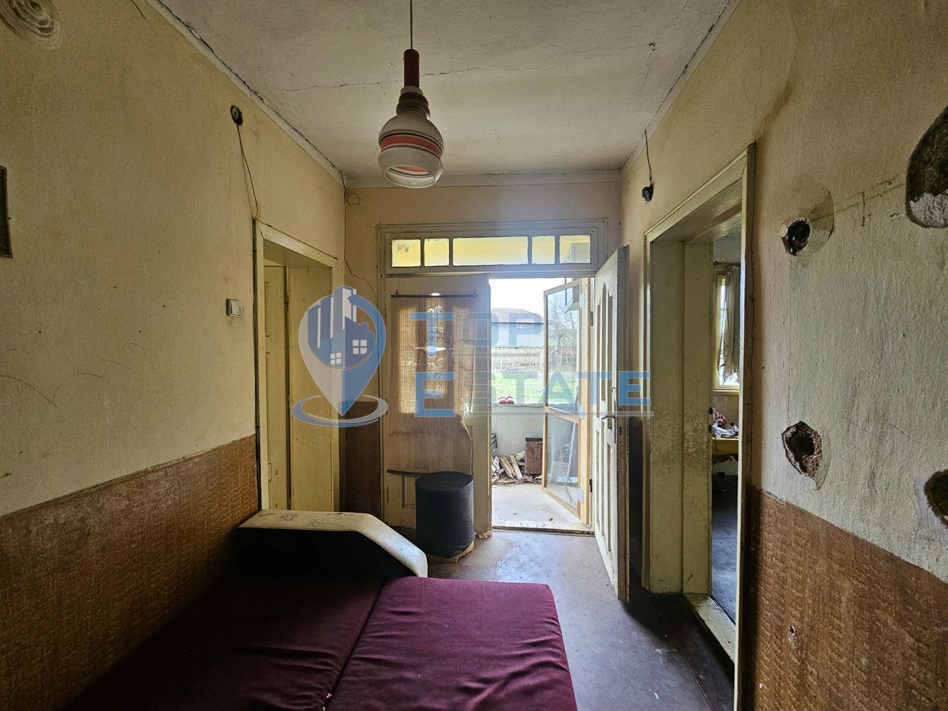 Тухлена къща с гараж и голям двор в село Недан, община Павликени - 0