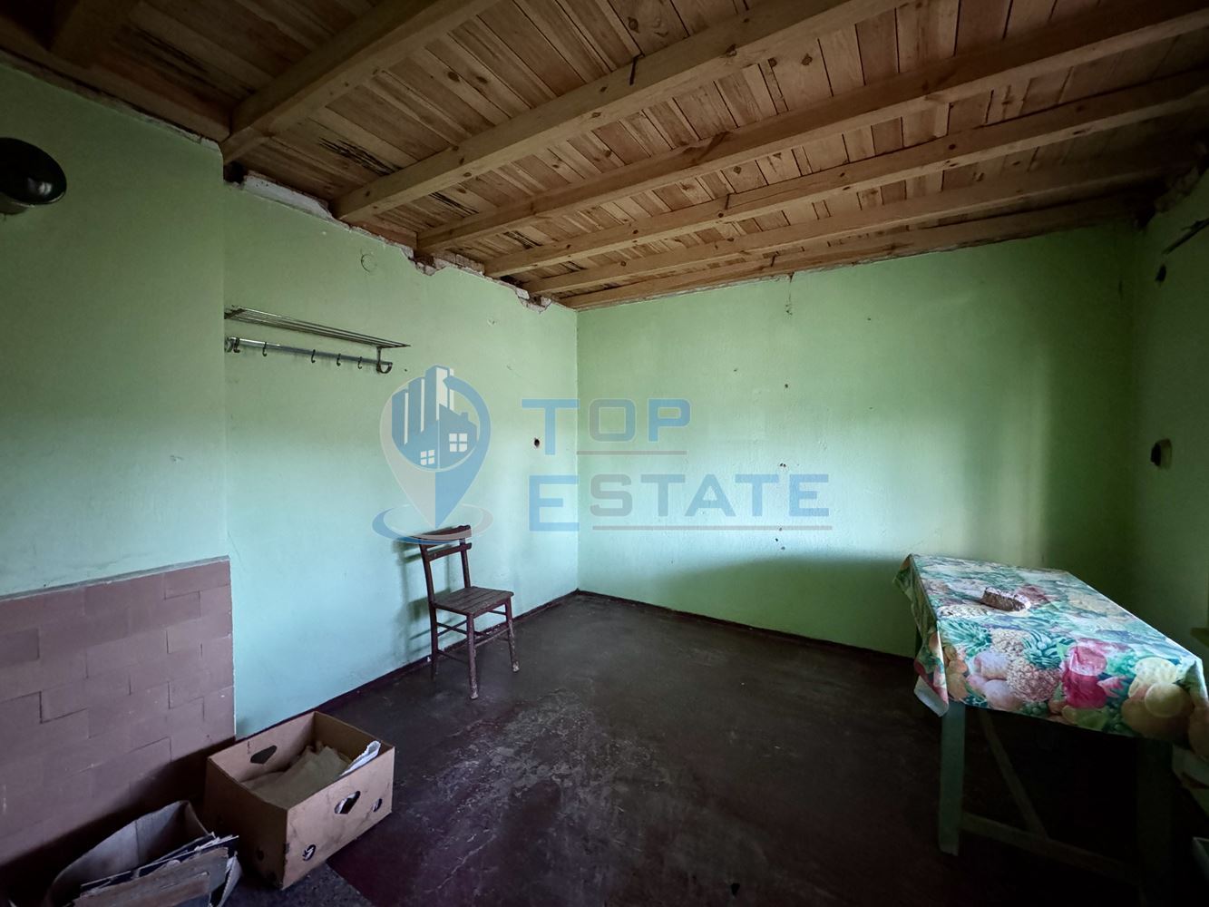 Къща с кладенец, гараж и стопански постройки в село Долна Липница, област Велико Търново-0 Къща с кладенец, гараж и стопански постройки в село Долна Липница, област Велико Търново - 0