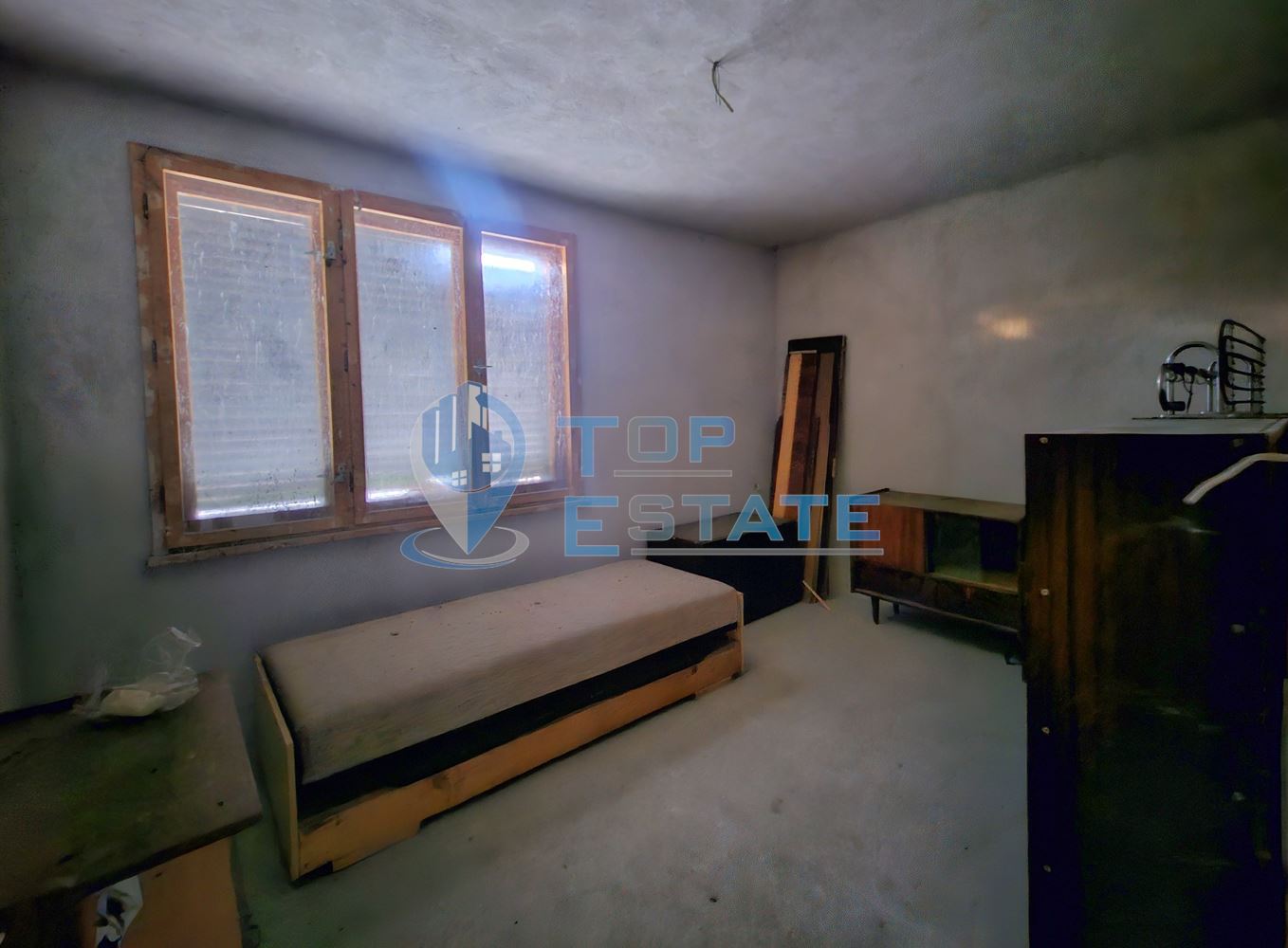 Масивна триетажна къща с четири спални в село Пейчиново, област Русе-0 Масивна триетажна къща с четири спални в село Пейчиново, област Русе - 0