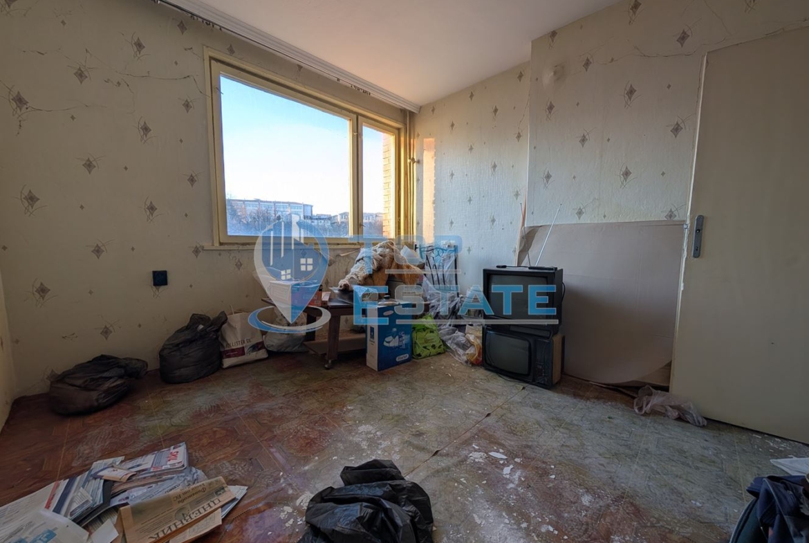 Тристаен тухлен апартамент в центъра на град Стражица - 0