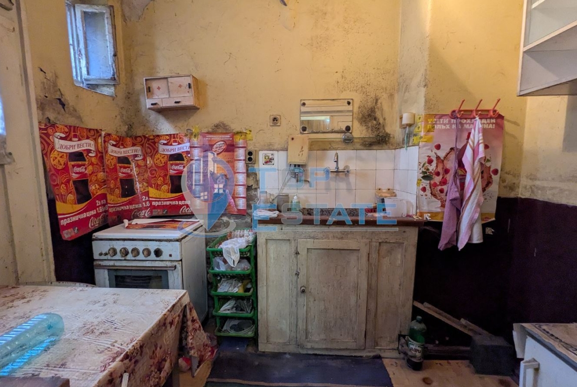 Двустаен апартамент на комуникативна улица в квартал Гарата, град Горна Оряховица, област Велико Търново - 0