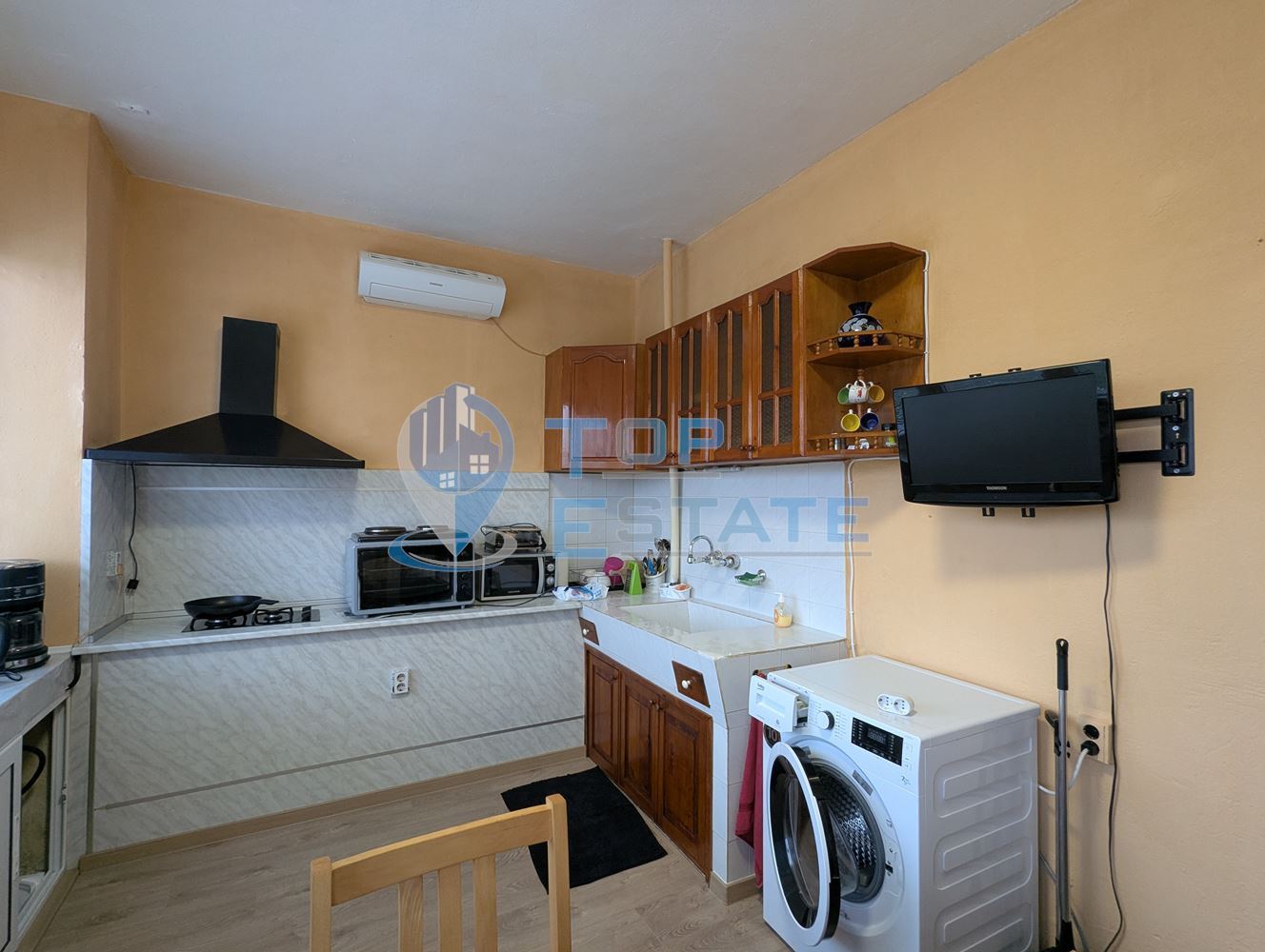 Ремонтирана гарсониера в район Захарни заводи, град Горна Оряховица, област Велико Търново - 0