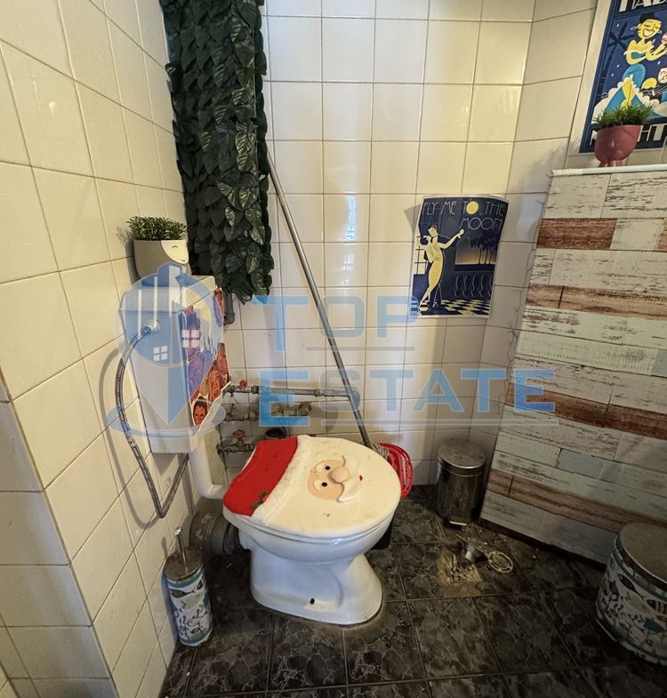 Търговско помещение под наем в центъра на град Велико Търново - 0