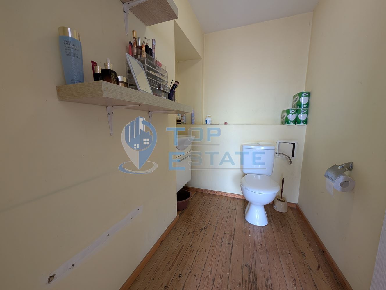 Тухлена къща с гараж и голям двор в село Раданово - 0