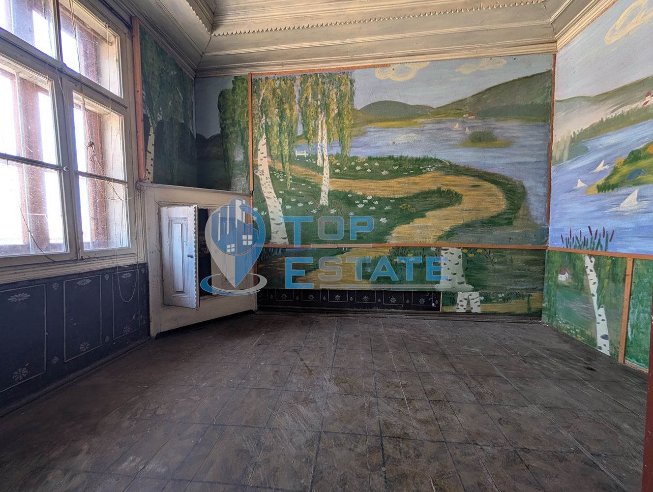 Просторна двуетажна къща в центъра на село Драгижево - 0