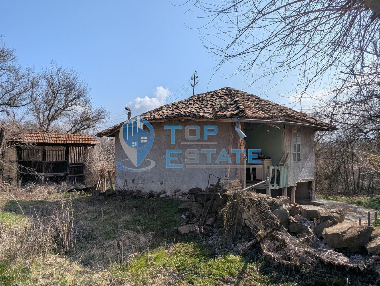 Голям парцел със стара къща и кладенец в с. Благоево, общ. Стражица, обл.В.Търново - 0