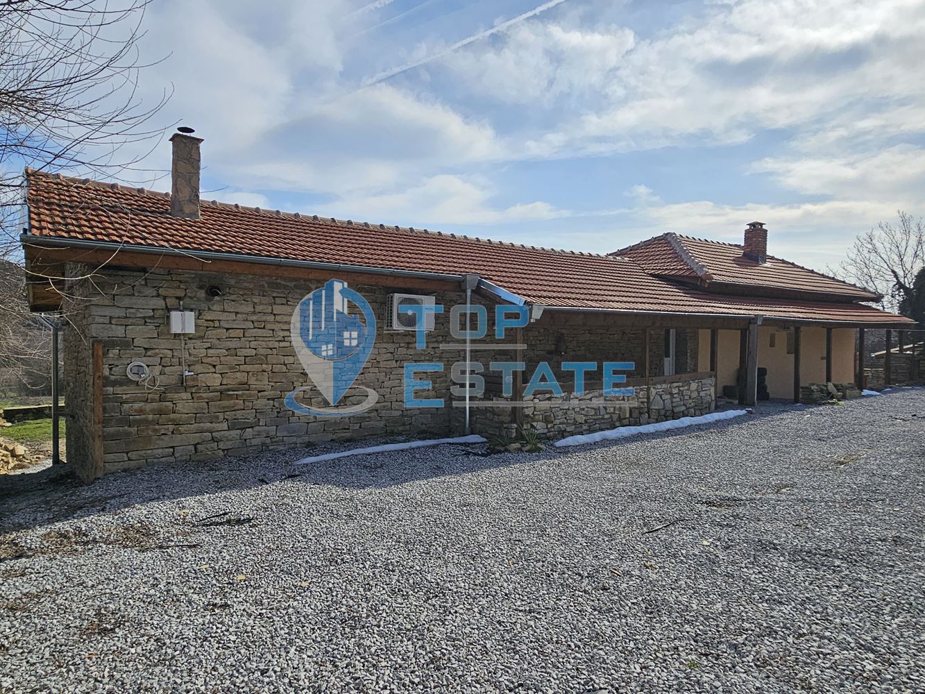 Двуетажна къща след ремонт с голям двор в село Горна Липница, област Велико Търново - 0