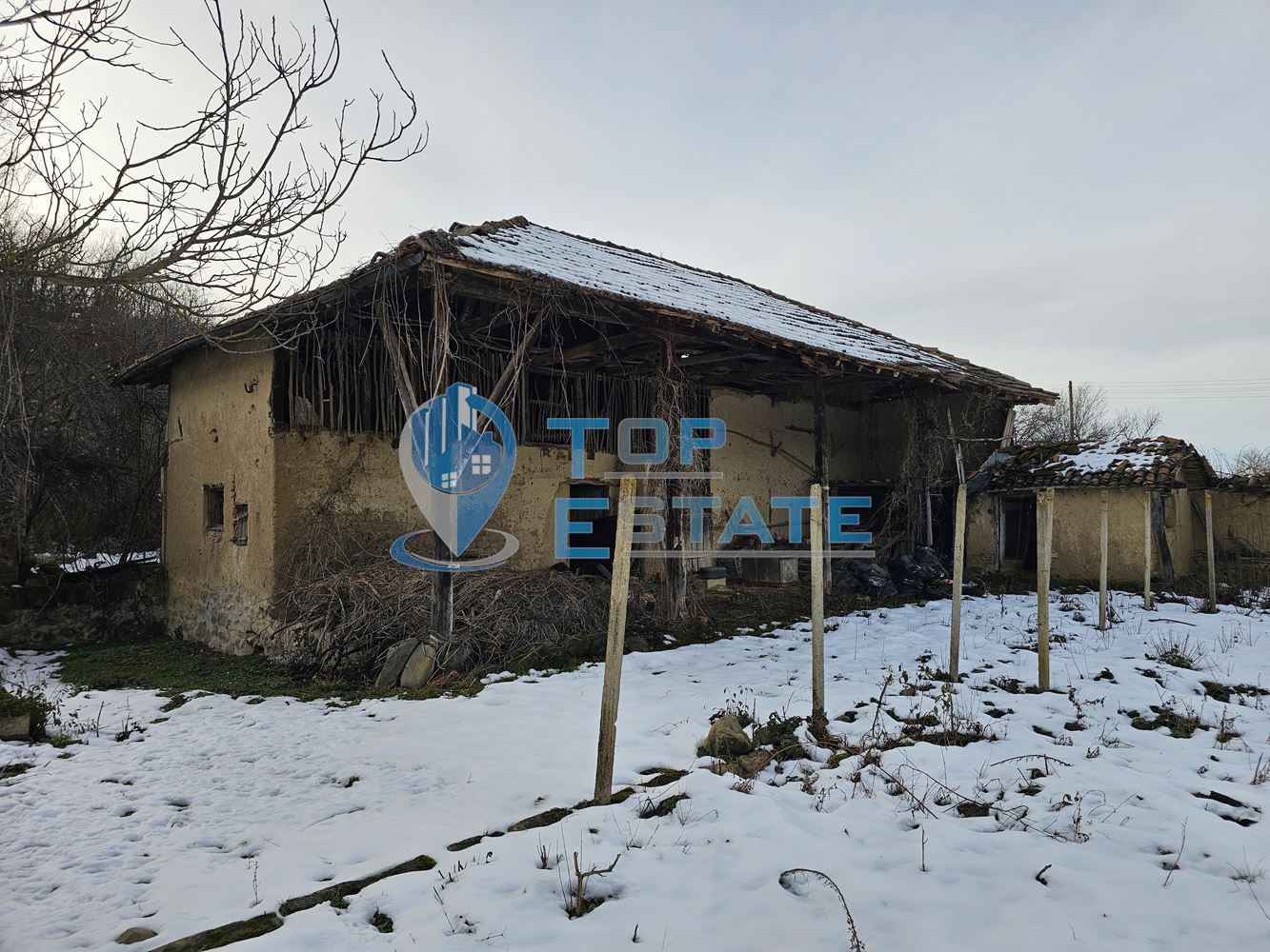 Едноетажна къща близо до река с голям двор в село Росно, област Велико Търново - 0