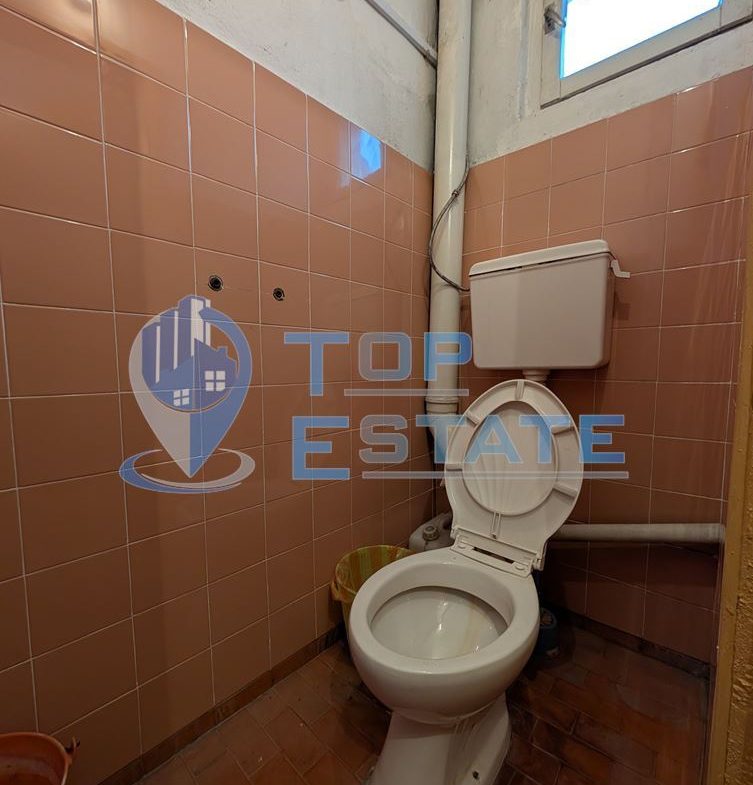 Двуетажна масивна къща в град Стражица - 0