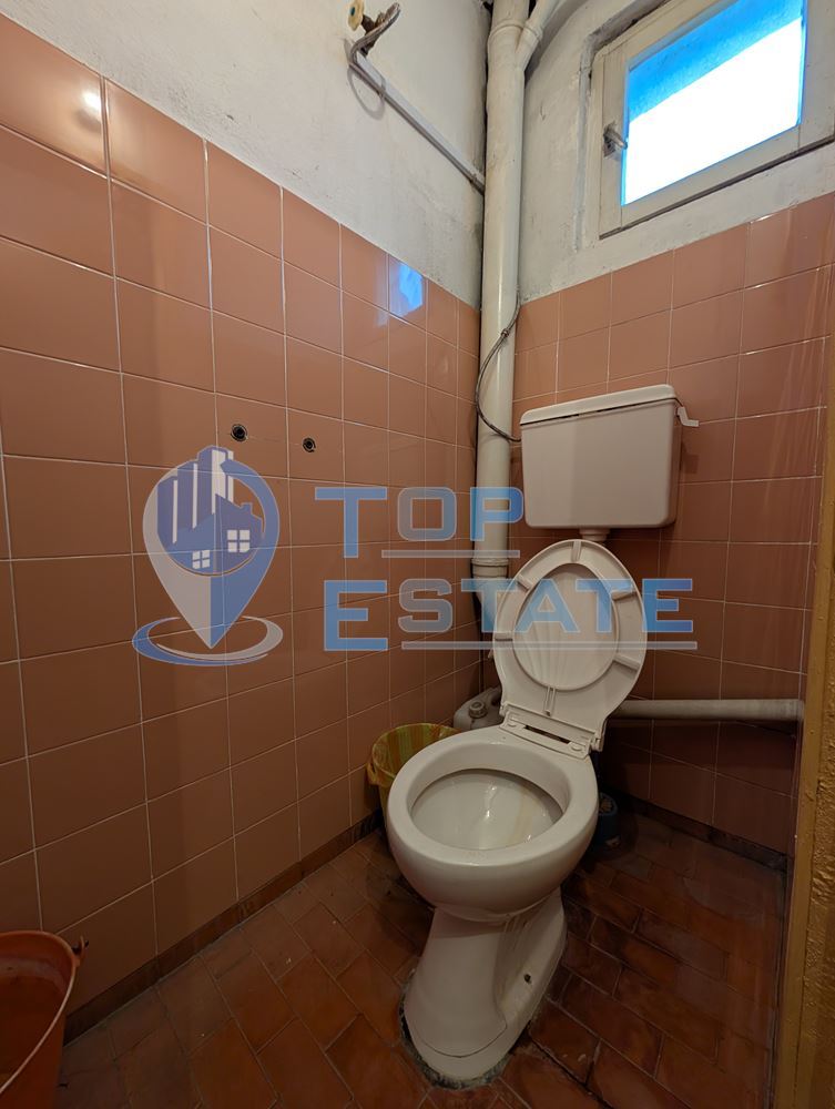 Двуетажна масивна къща в град Стражица - 0