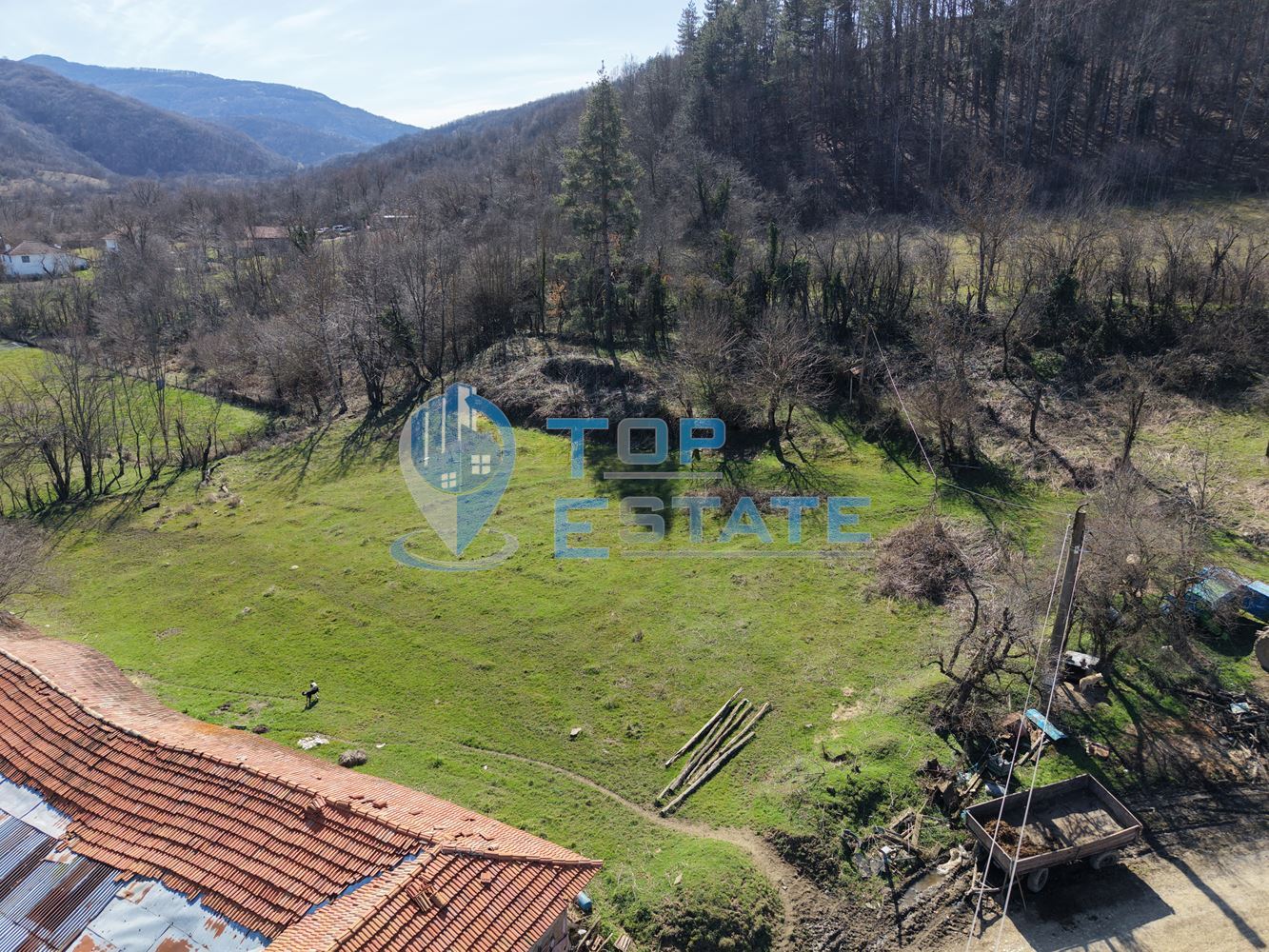 Панорамен парцел с партиди за ток и вода в планинското село Разсоха, област Велико Търново - 0