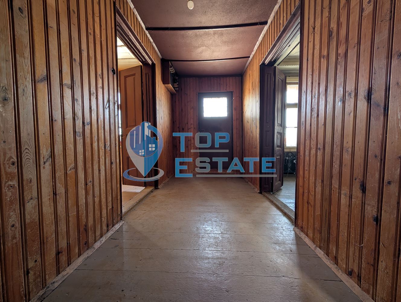 Просторна двуетажна къща в центъра на село Драгижево - 0