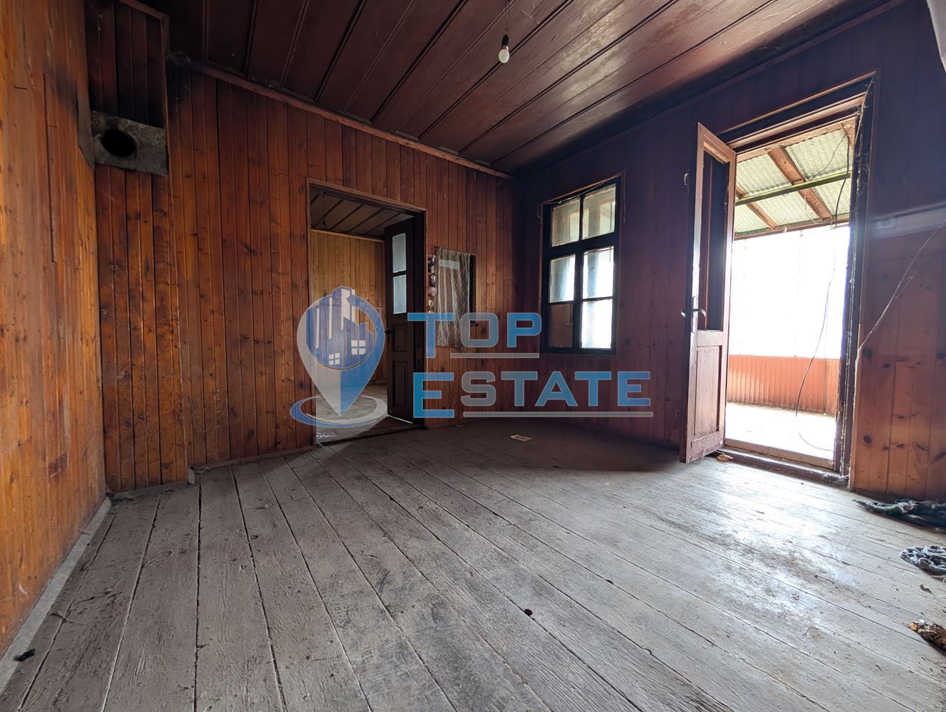 Просторна двуетажна къща в центъра на село Драгижево - 0