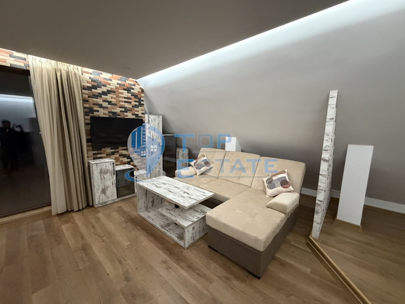 Едностаен апартамент под наем с възможност за наемане на паркомясто в квартал Бузлуджа, град Велико Търново - 0