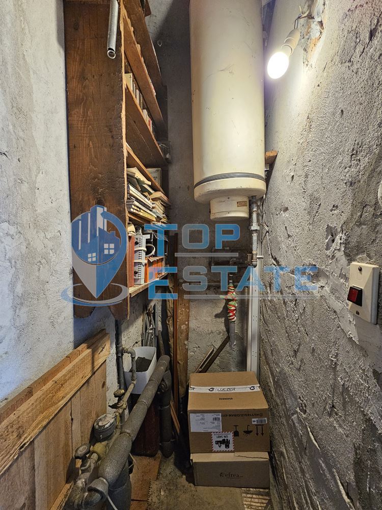 Многостаен, обзаведен апартамент в широкия център в град Велико Търново - 0