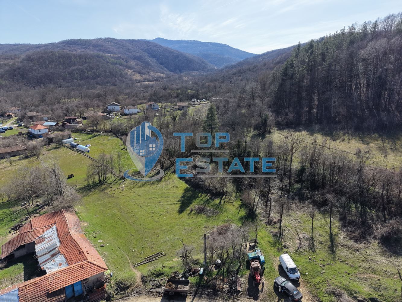 Панорамен парцел с партиди за ток и вода в планинското село Разсоха, област Велико Търново - 0