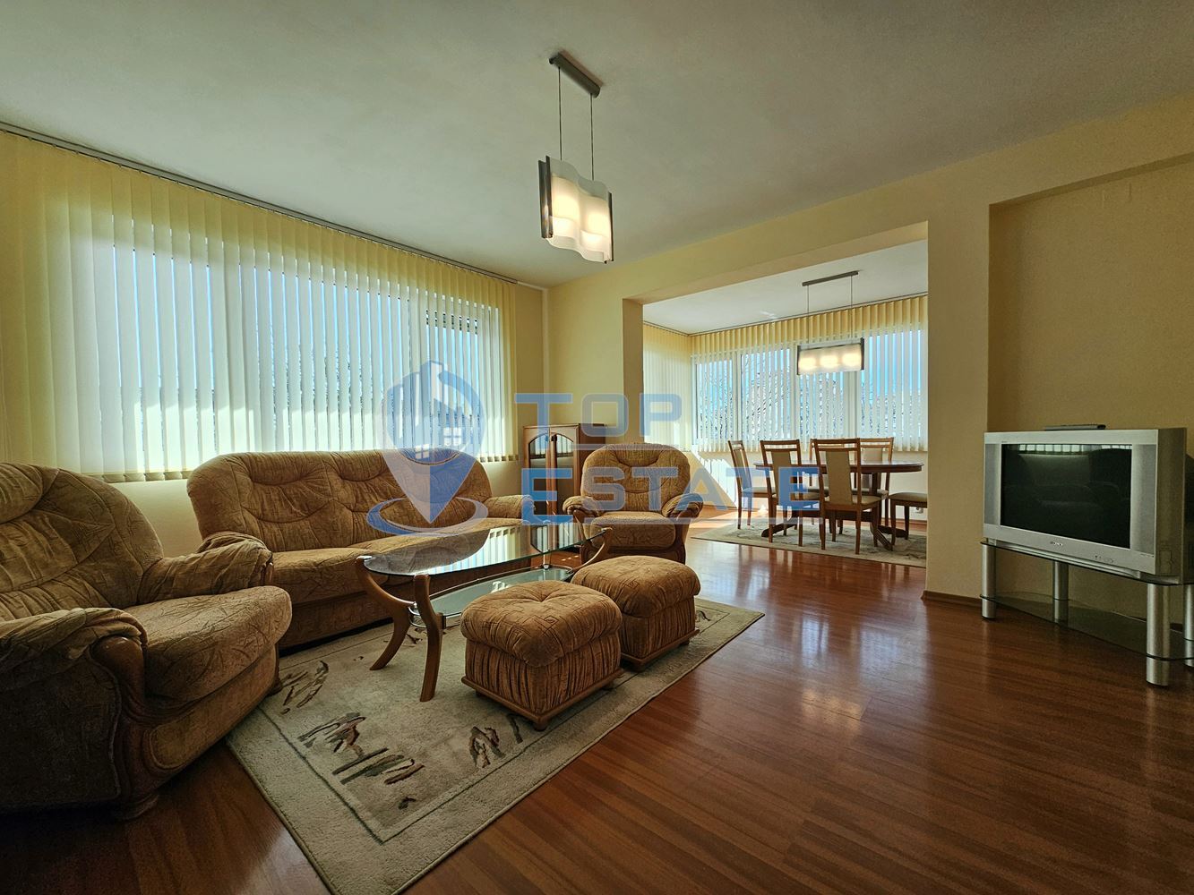 Многостаен, обзаведен апартамент в широкия център в град Велико Търново - 0