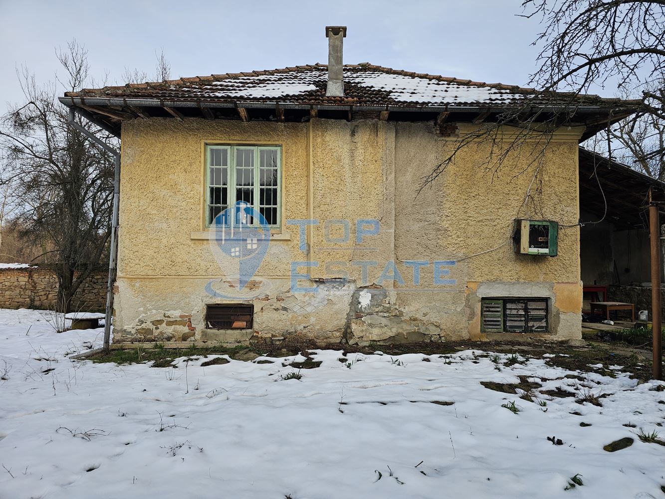 Едноетажна къща близо до река с голям двор в село Росно, област Велико Търново - 0