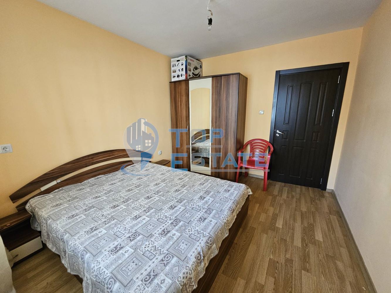 Двустаен, обзаведен апартамент в квартал Колю Фичето, град ВеликоТърново - 0