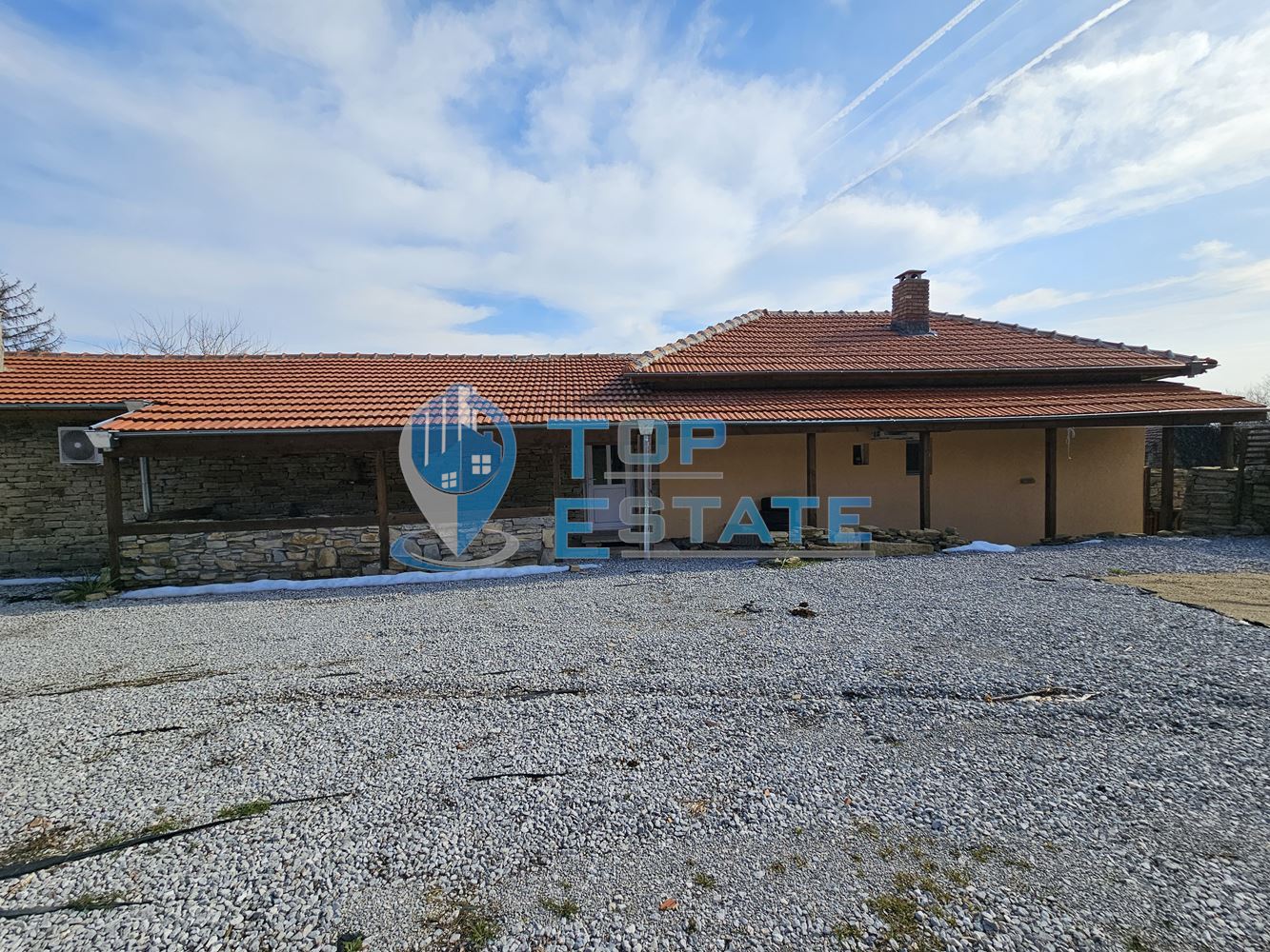 Двуетажна къща след ремонт с голям двор в село Горна Липница, област Велико Търново - 0