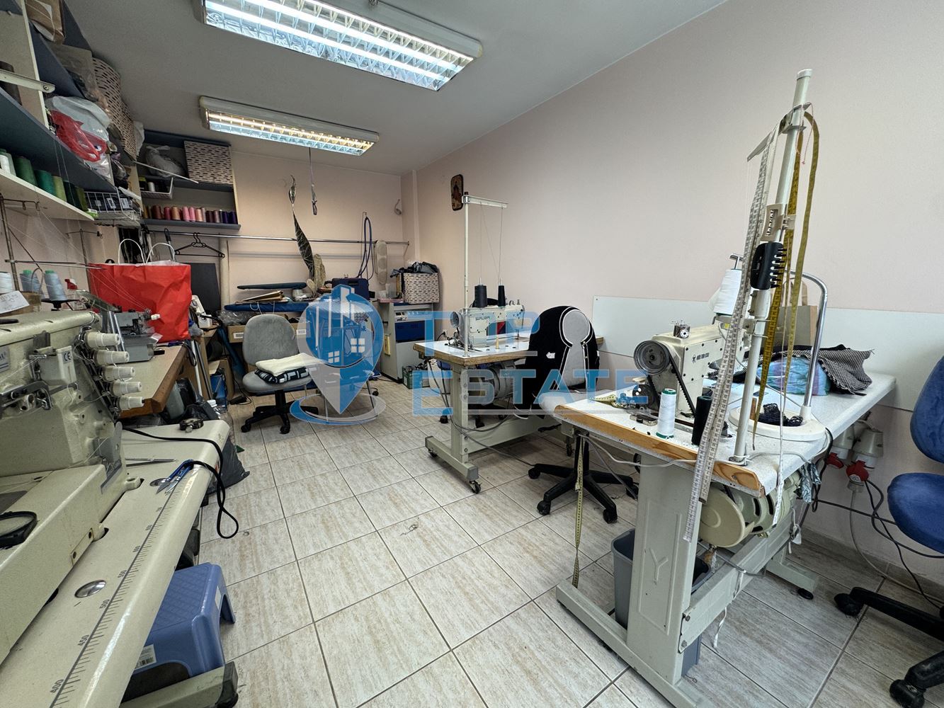 Офис помещение на комуникативно място в кв. Колю Фичето, гр. Велико Търново - 0