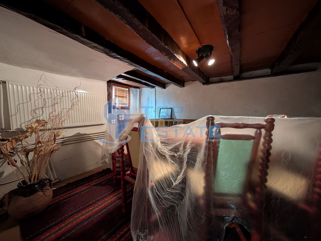 Двуетажна къща във възрожденски стил с кладенец в село Драгижево - 0