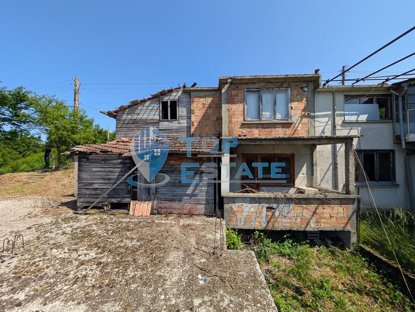 Парцел с къща, гараж и панорамна гледка в град Плачковци - 0