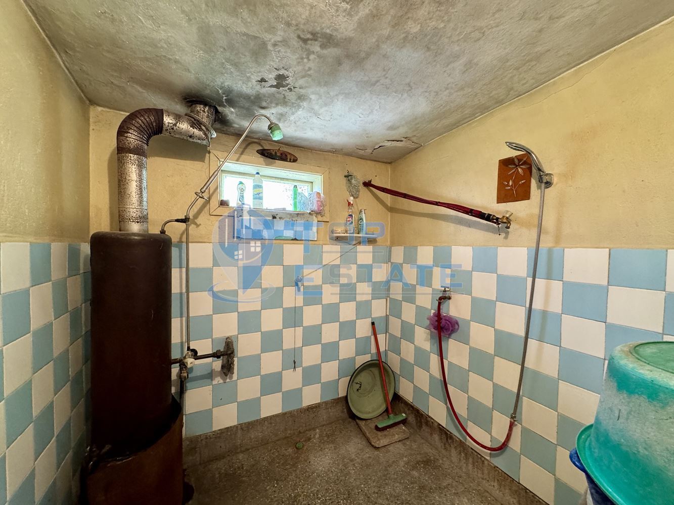 Къща с кладенец и голям двор в село Сушица, област Велико Търново - 0