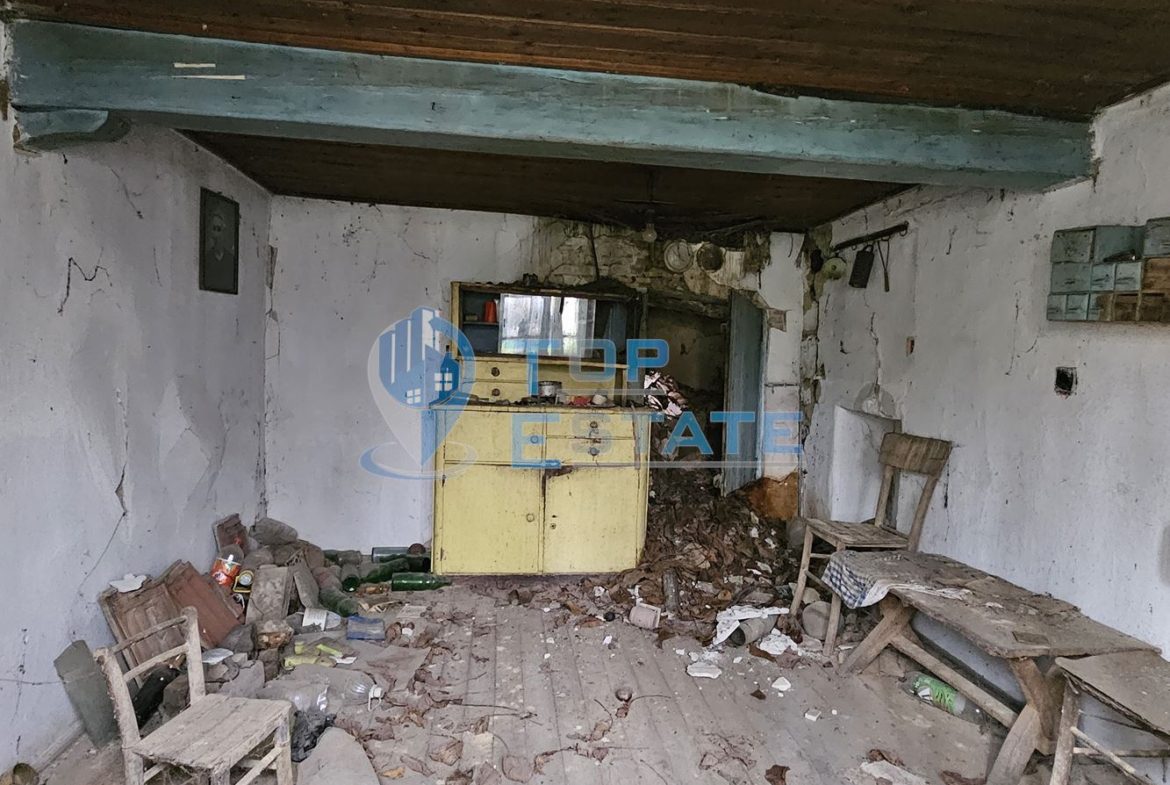 Голям парцел със стара къща и два кладенеца в село Паскалевец, област Велико Търново - 0