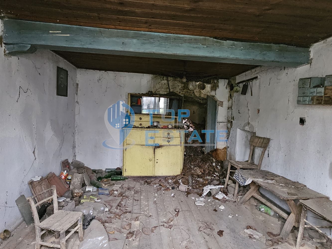 Голям парцел със стара къща и два кладенеца в село Паскалевец, област Велико Търново - 0