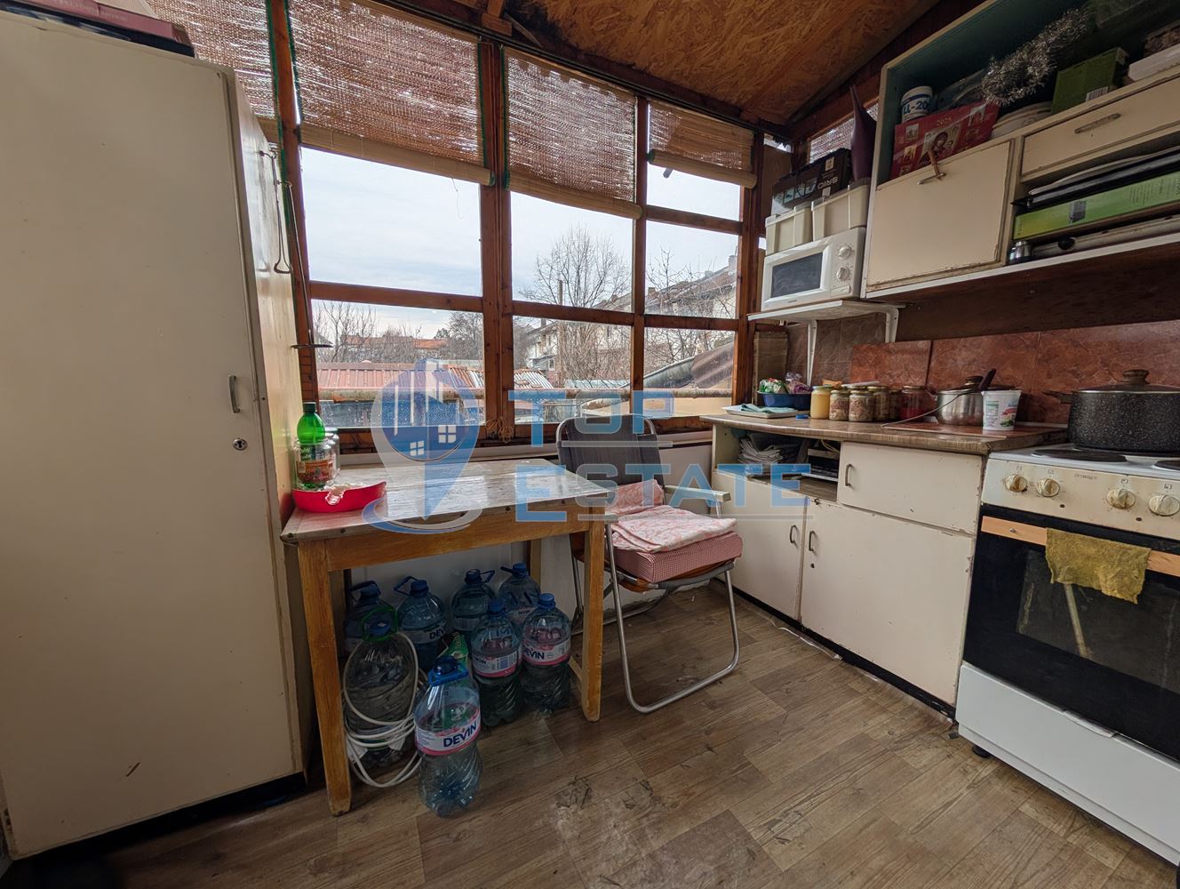 Двуетажна масивна къща в град Стражица - 0