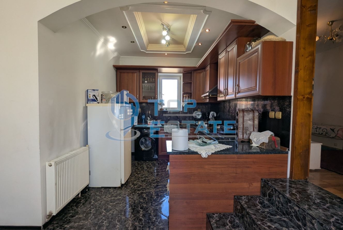 Ремонтирана и готова за нанасяне къща в село Пчелище, област Велико Търново - 0