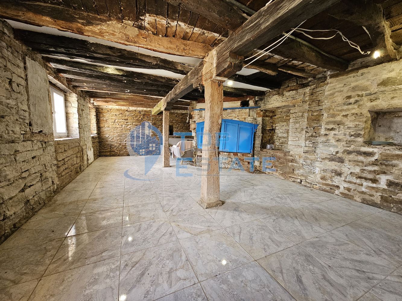 Двуетажна къща след ремонт с голям двор в село Горна Липница, област Велико Търново - 0