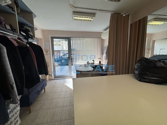 Офис помещение на комуникативно място в кв. Колю Фичето, гр. Велико Търново - 0