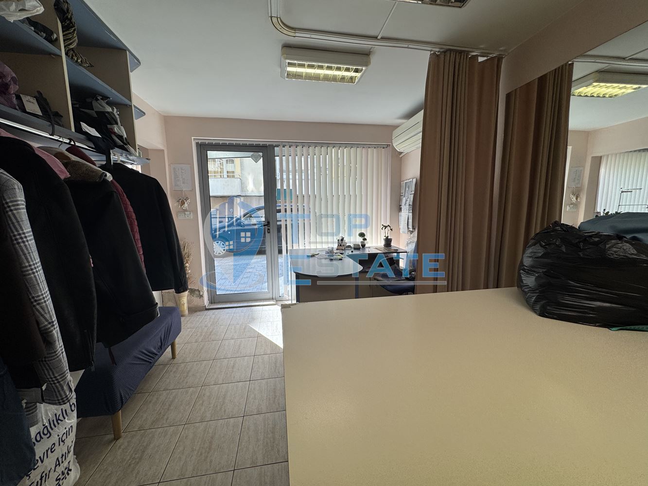 Офис помещение на комуникативно място в кв. Колю Фичето, гр. Велико Търново - 0