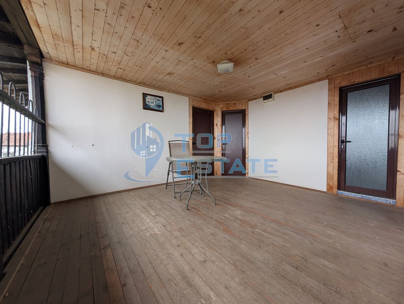 Двуетажна къща във възрожденски стил с кладенец в село Драгижево - 0