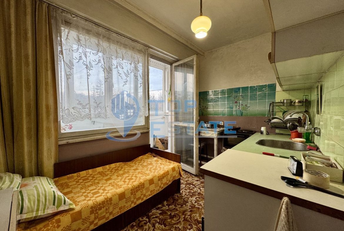 Двустаен панелен апартамент в град Стажица, област Велико Търново - 0